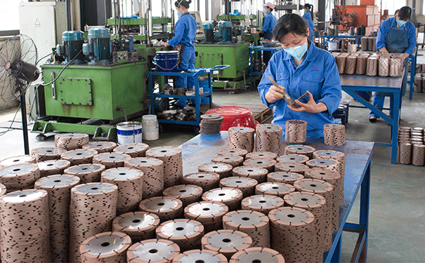 金剛石鋸片熱壓工藝生產(chǎn)廠家哪家好？