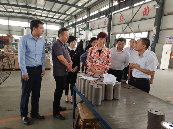 省人大常委會常務(wù)副主任、黨組書記王玲一行來湖北昌利公司視察