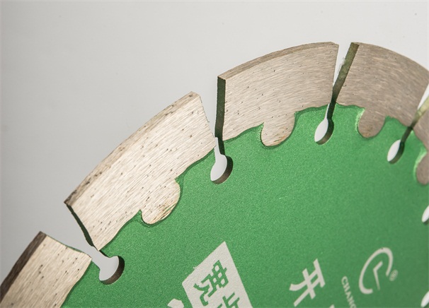 如何提高開槽切割片刀頭金剛石的把持力呢？