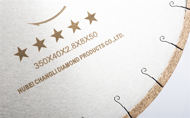 在安裝大理石切割片鋸機(jī)前你應(yīng)該準(zhǔn)備什么？