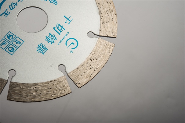 石材鋸片在不同的應(yīng)用階段應(yīng)該使用哪些石材機械呢？